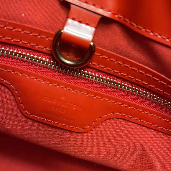 LOUIS VUITTON
Monogram Vernis Wilshire PM - Picture 7 of 9